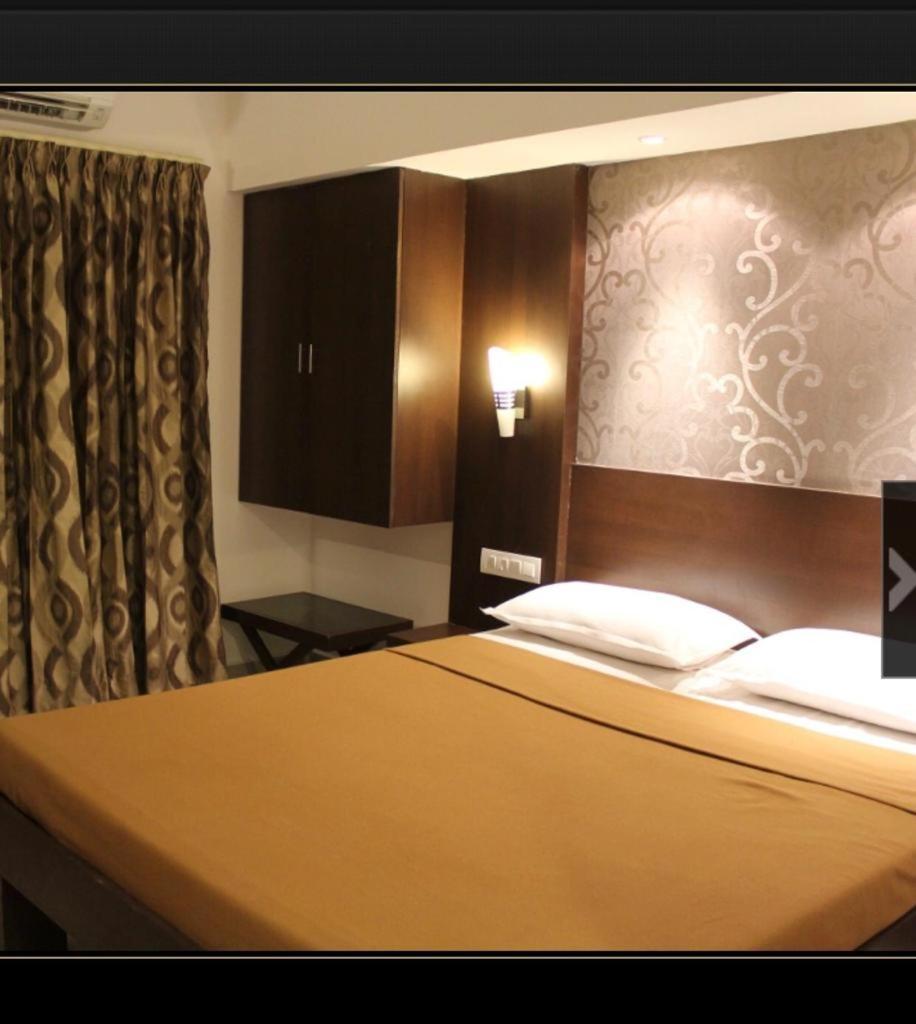 Hotel Aashraya Mysore Exteriör bild